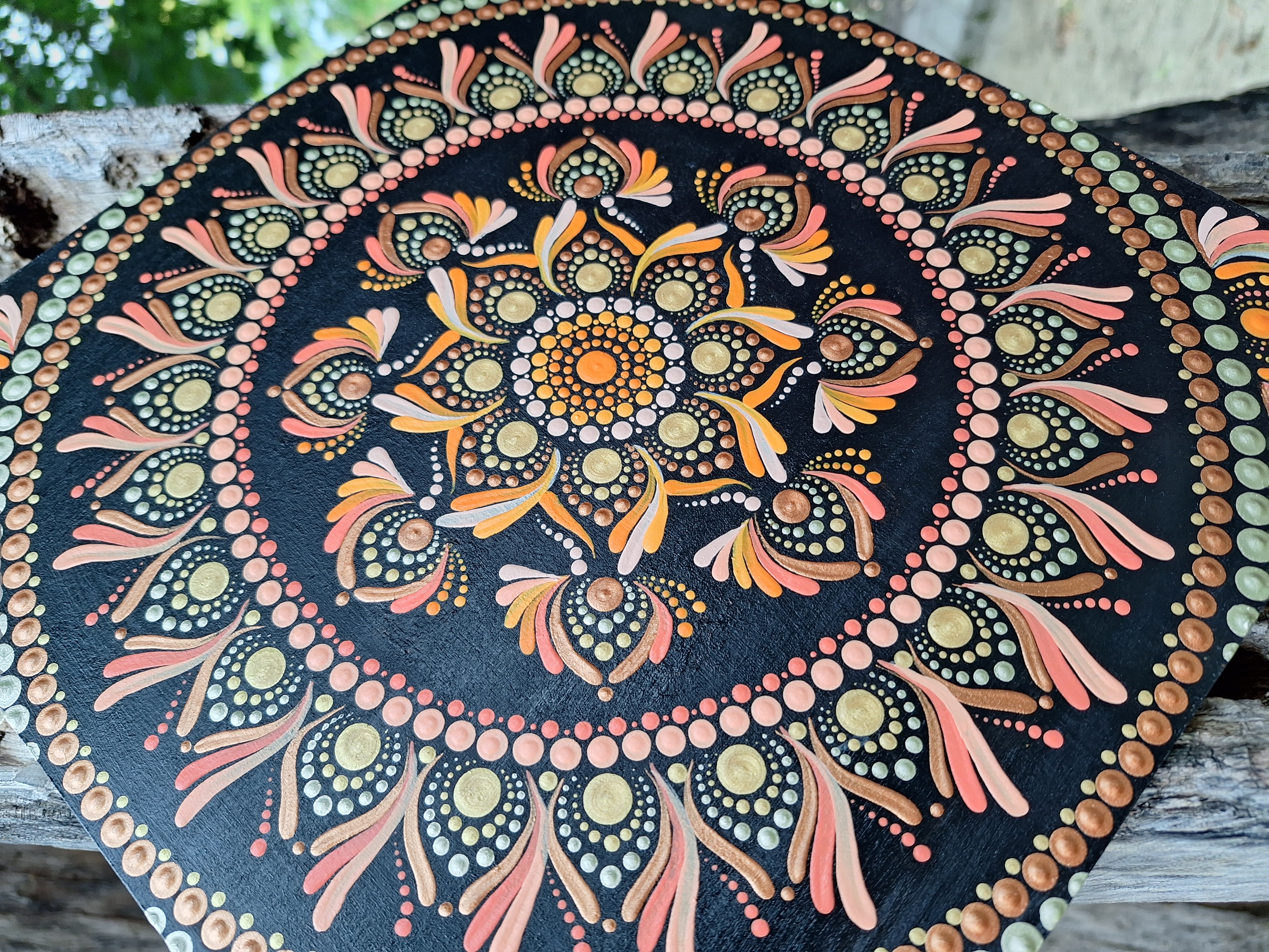 Narancs, szakrális csakra mandala - kézzel festett pontozott mandala 30×30 cm