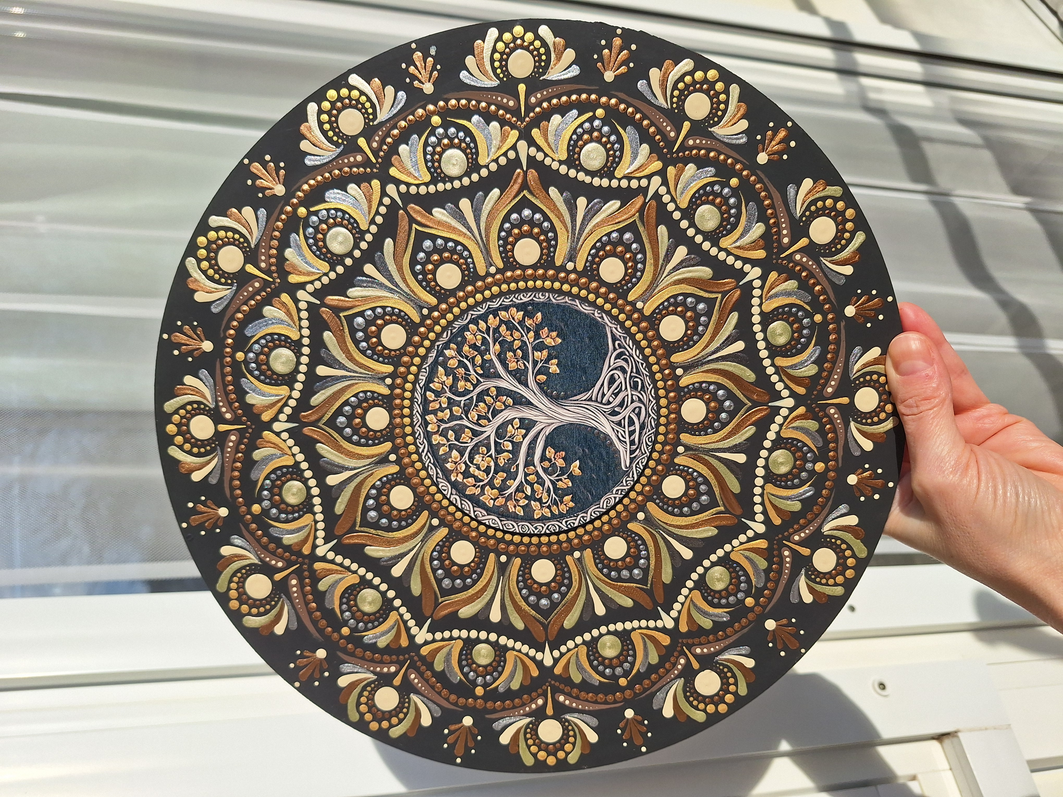 Életfa mandala - kézzel festett arany-barna mandala falapon, 30 cm