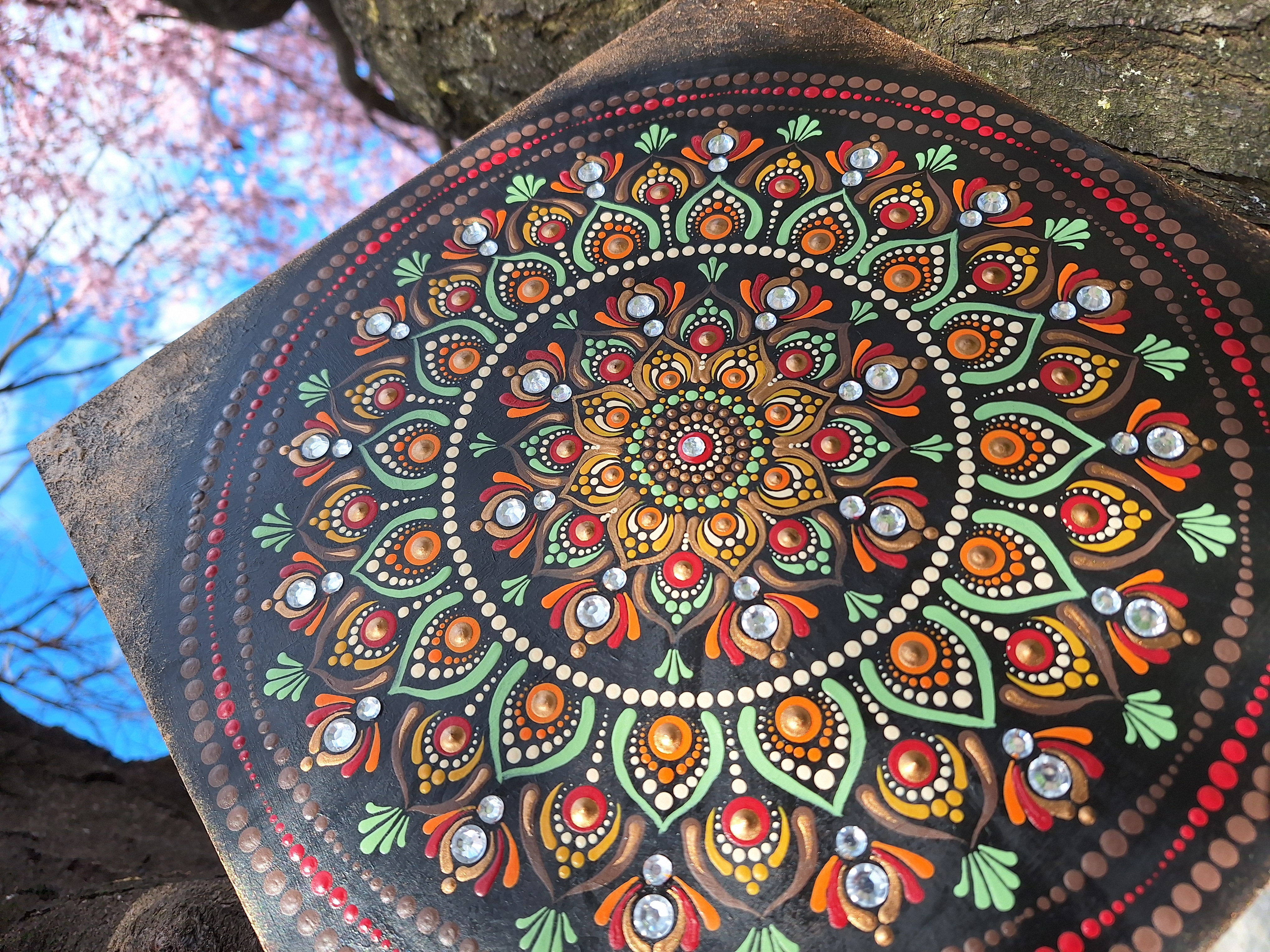 Gaia Harmóniája - kézzel festett, pontozott falikép 30x30 cm