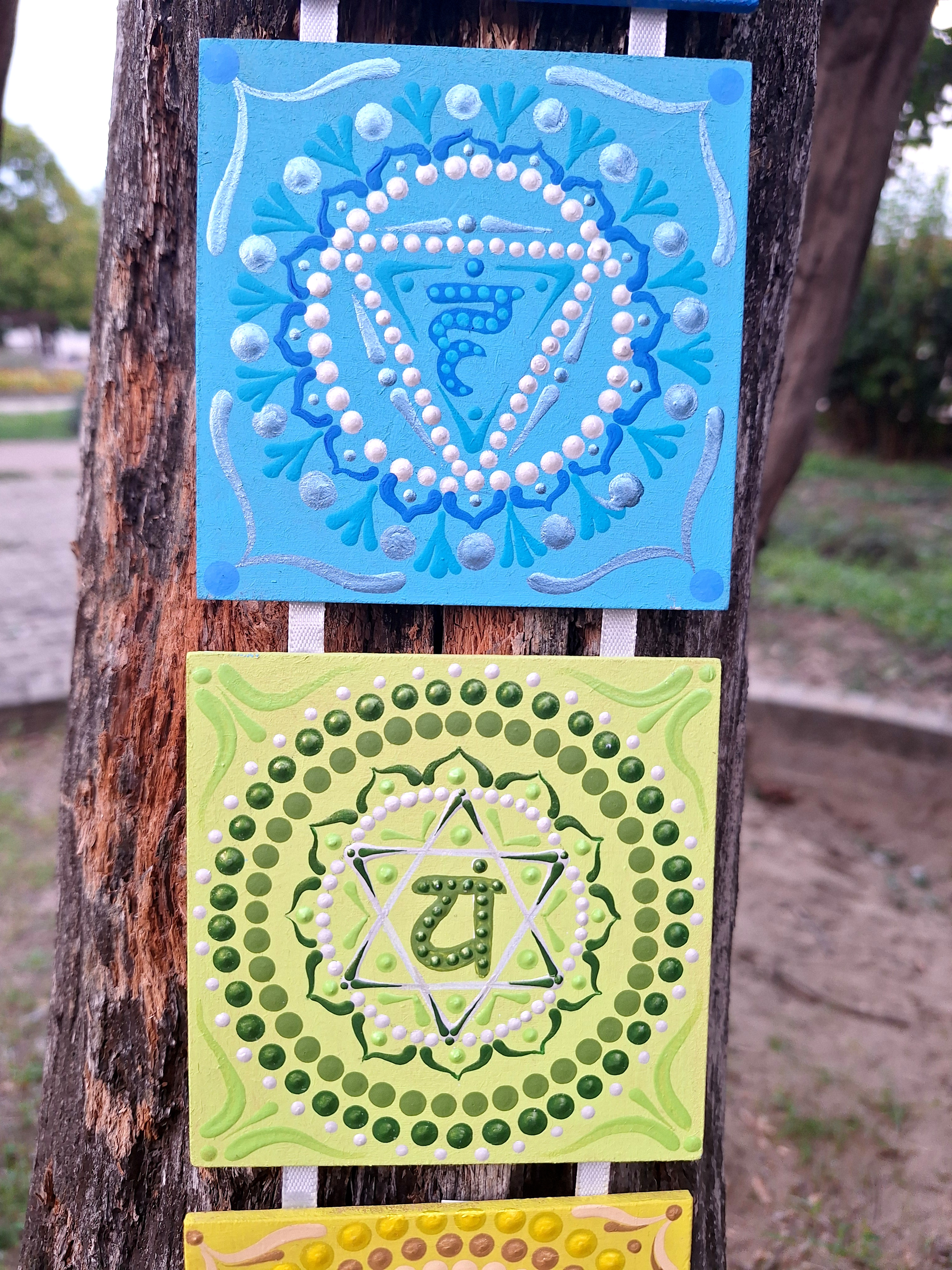 7 csakra mandala falidekoráció, csakrasor - kézzel festett, 77×10 cm
