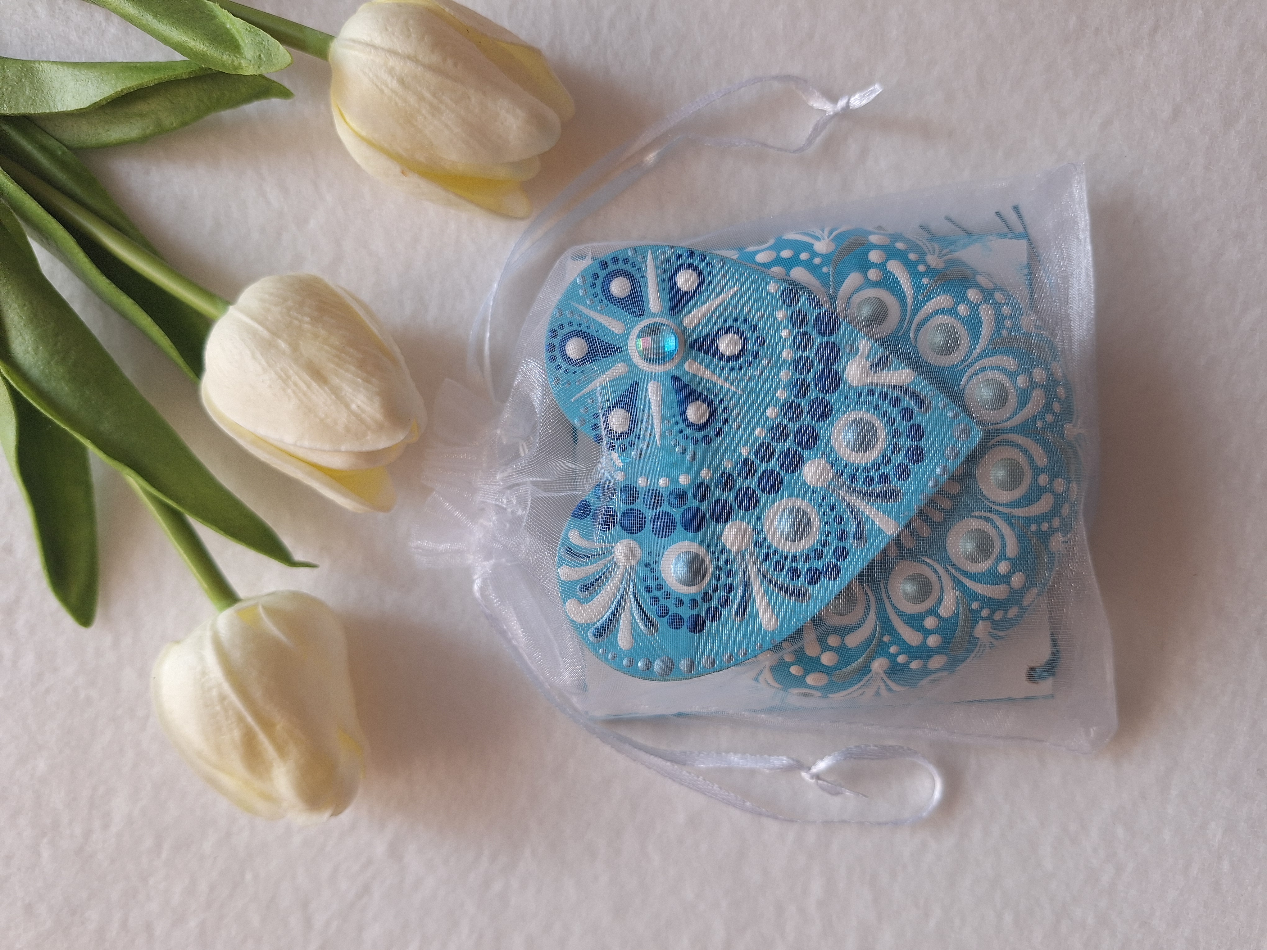 Türkiz mandalaszett - kézzel festett mandalakő, mini mandala és hűtőmágnes